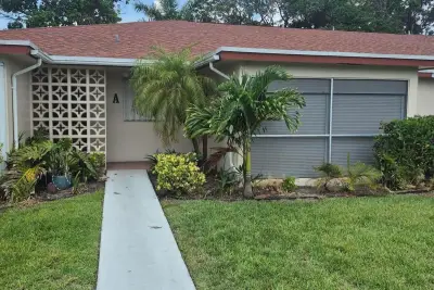 4530 NW 3rd St #B, Delray Beach: photo 1 of 13