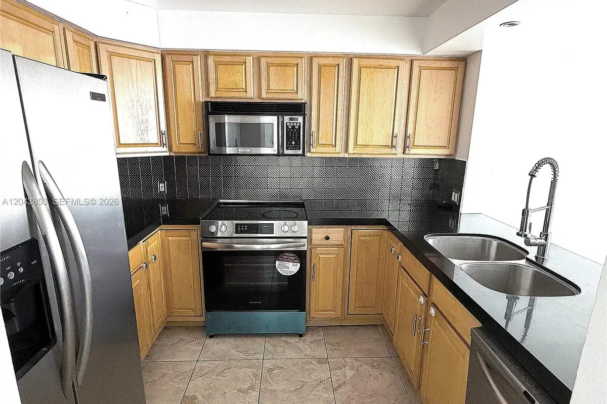20335 W Country Club Dr #2210, Aventura: photo 1 of 7