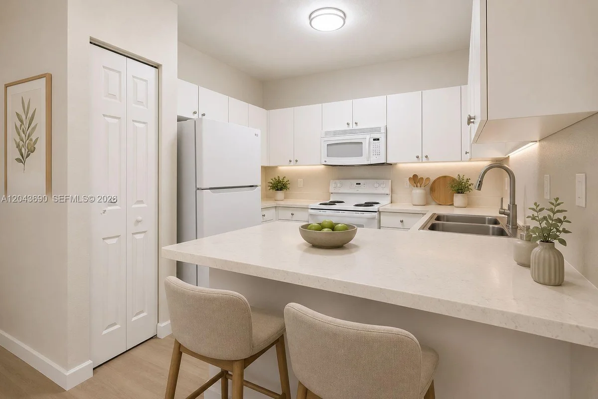 2728 NE 3rd Ct #201, Homestead: photo 1 of 19