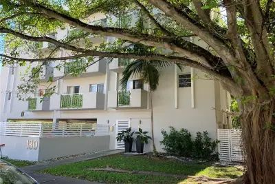130 Mendoza Ave #33, Coral Gables: photo 1 of 31