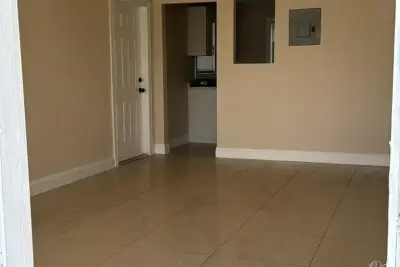 3734 Avenue S, Riviera Beach: photo 1 of 13