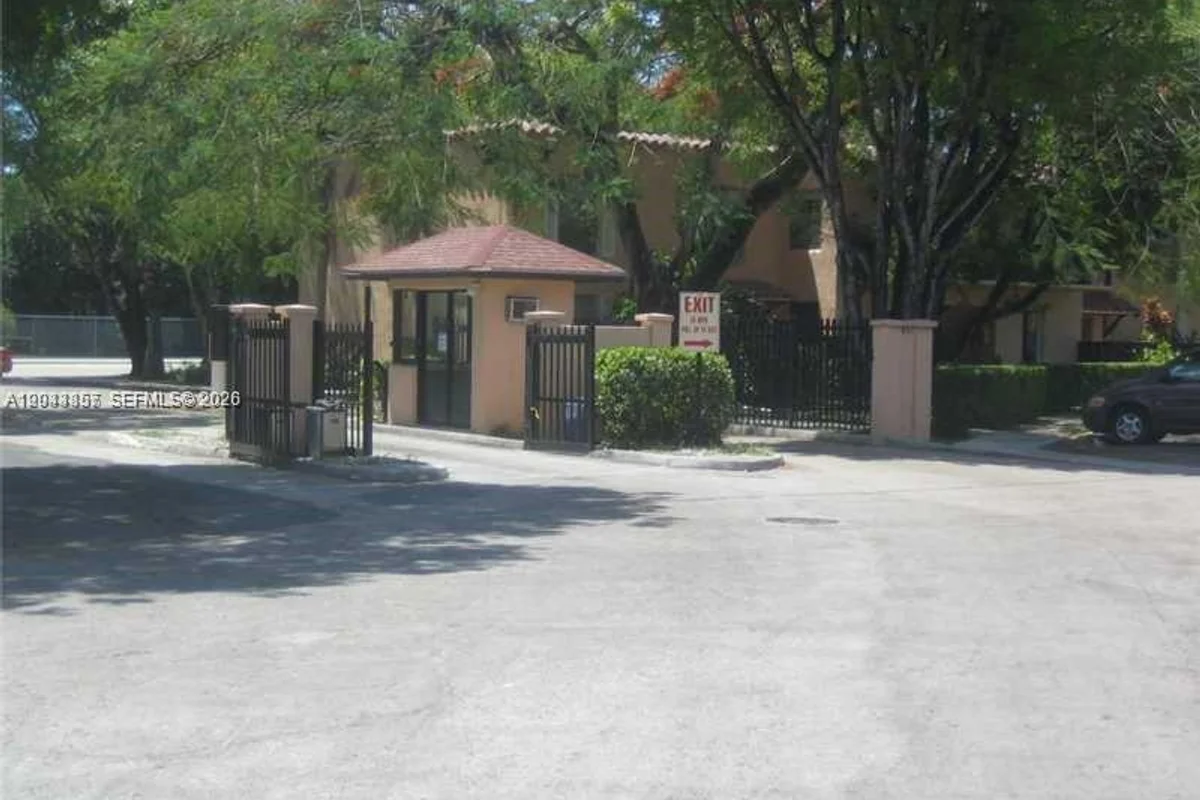 10794 N Kendall Dr #B22, Miami: photo 1 of 21