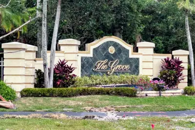 7910 Laina Ln #2, Boynton Beach: photo 1 of 27