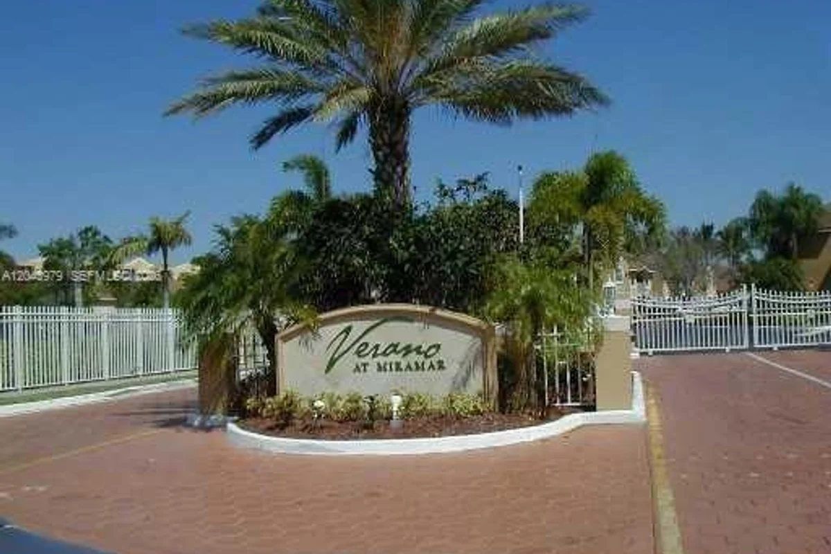 2271 SW 80th Ter, Miramar: photo 1 of 3