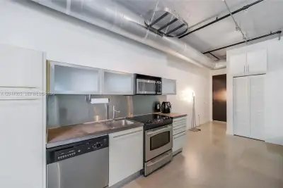 1700 Meridian Ave #310, Miami Beach: photo 1 of 20
