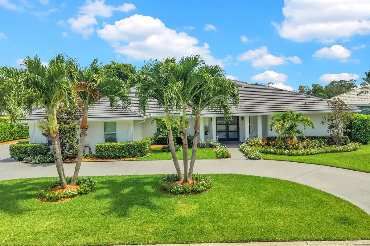 341 Glenbrook Dr, Atlantis: photo 1 of 47
