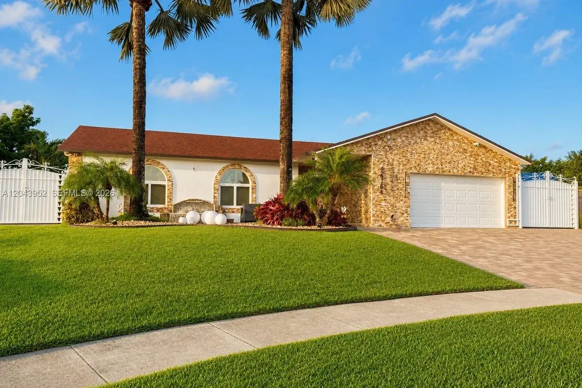 26764 SW 122nd Pl, Homestead: photo 1 of 35