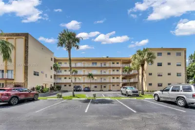 3940 NW 42nd Ave #122, Lauderdale Lakes: photo 1 of 18