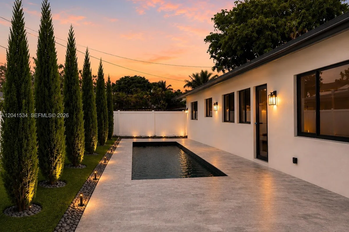 5718 NE 15th Ave, Fort Lauderdale: photo 1 of 54