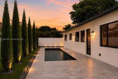 5718 NE 15th Ave, Fort Lauderdale: photo 1 of 54