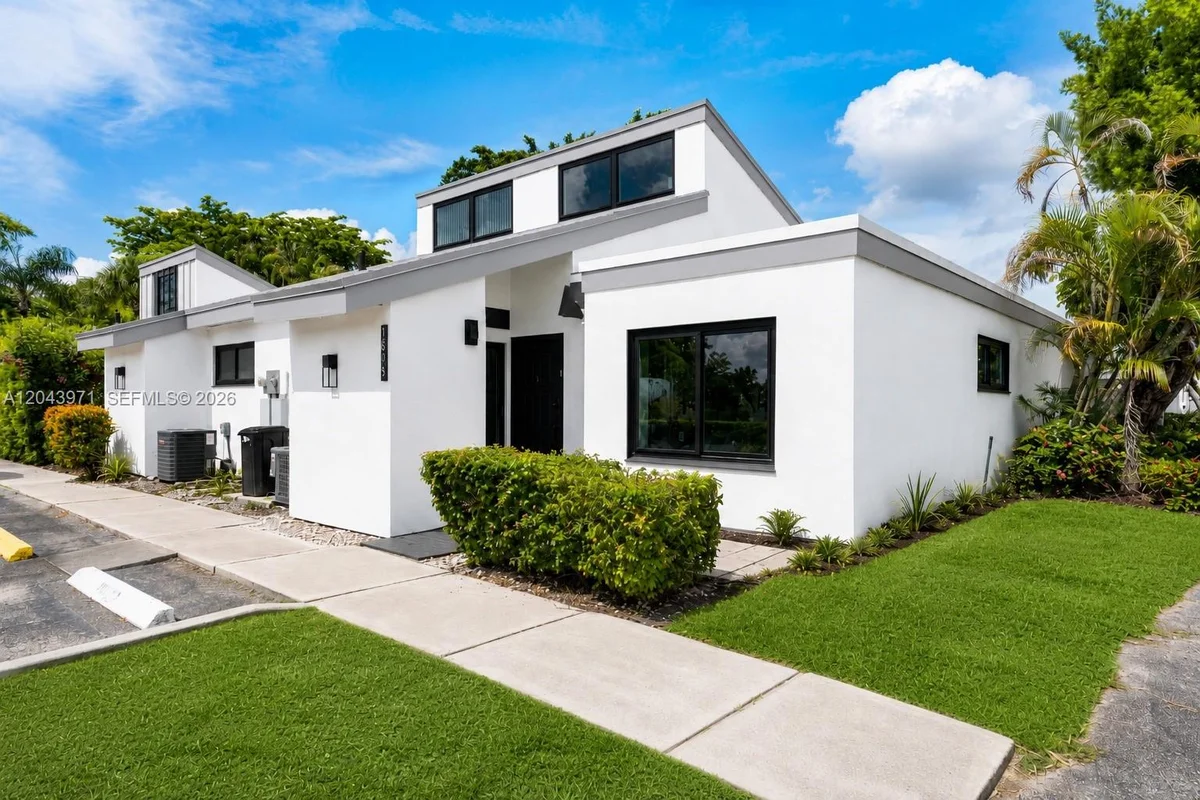 1709 NW 72nd Ave #66, Plantation: photo 1 of 26