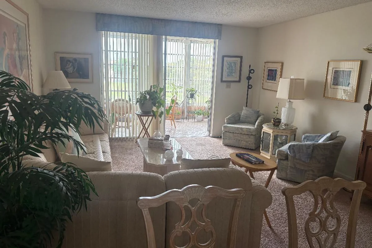 7301 NW 1st St #406, Margate: photo 1 of 8