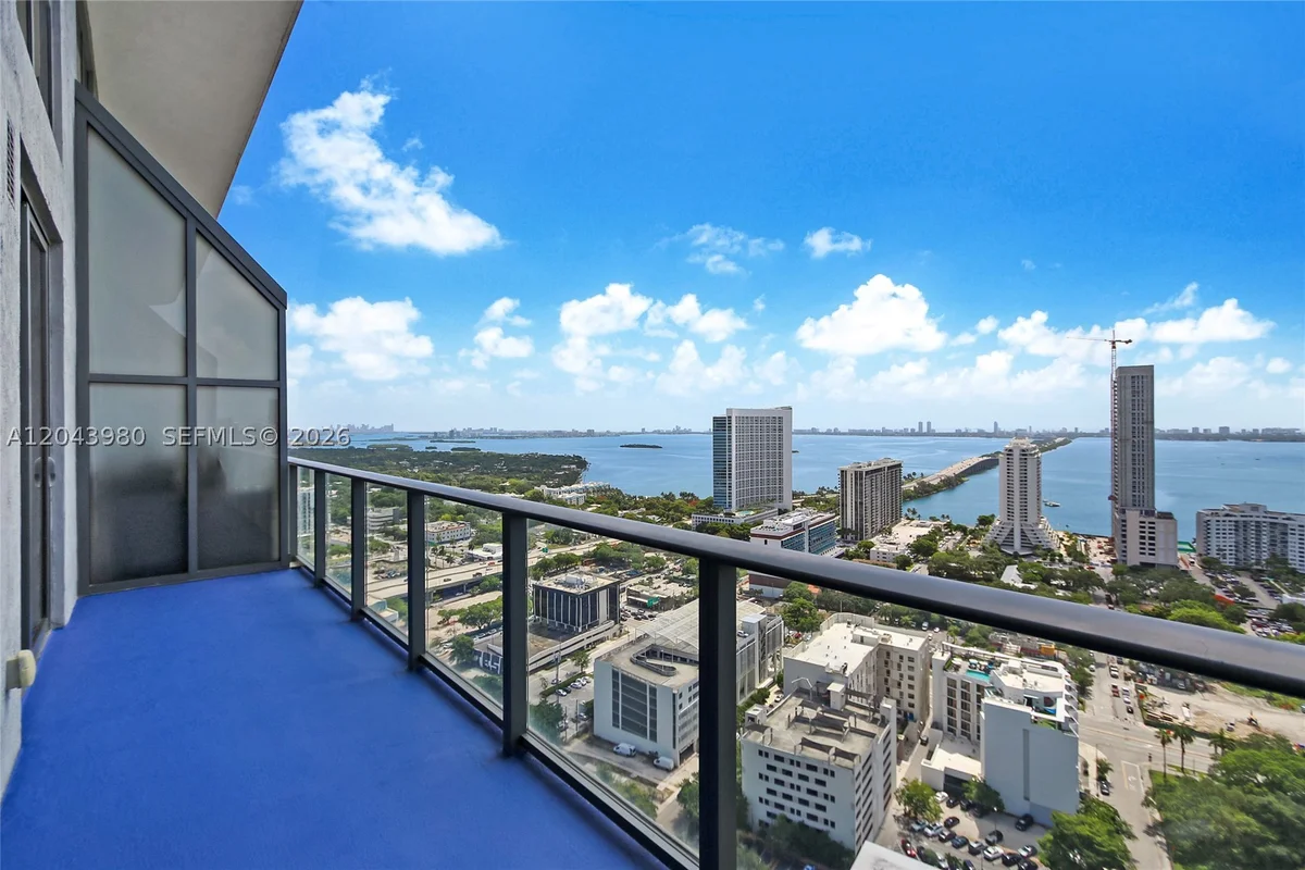 121 NE 34th St #PH3206, Miami: photo 1 of 16