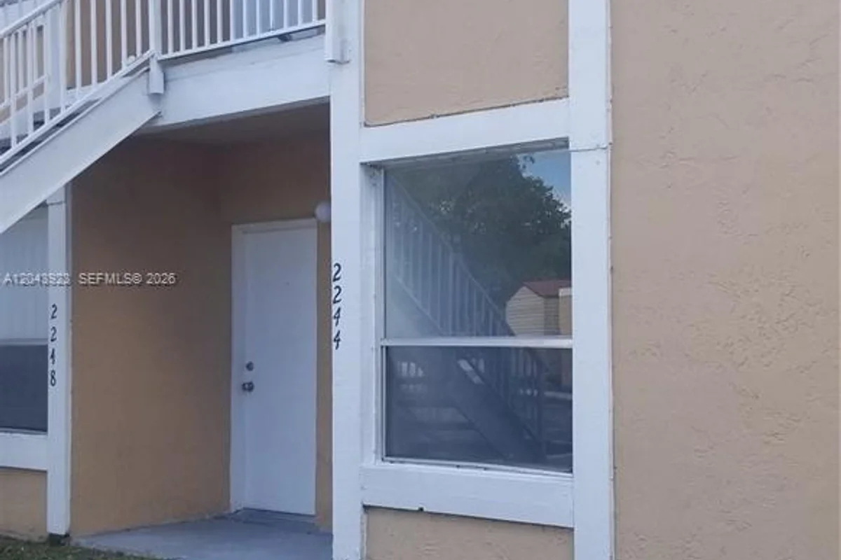 2244 SW 81st Ave, Miramar: photo 1 of 15