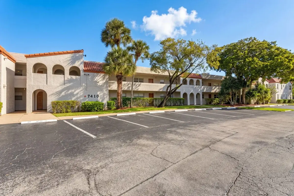7410 Woodmont Ter #202, Tamarac: photo 1 of 50