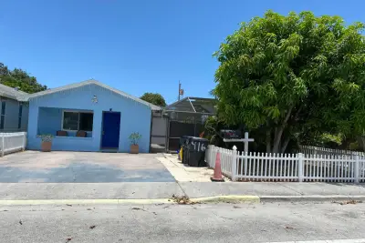 416 N D St #1 And 2, Lake Worth Beach: photo 1 of 24