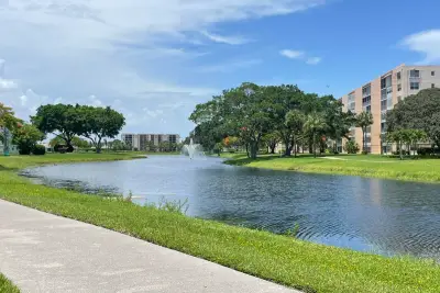 4 Abbey Ln #103, Delray Beach: photo 1 of 24