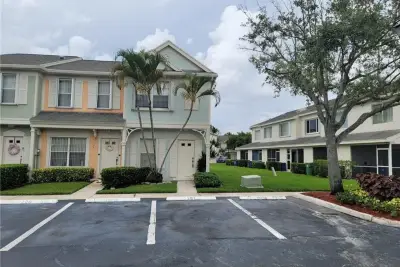 78 Simonton Cir, Weston: photo 1 of 15