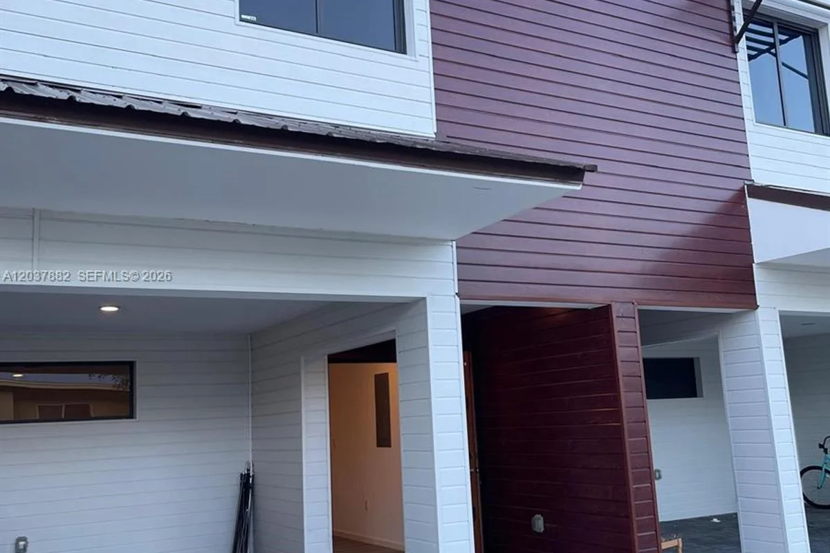 916 NW 8th St #4, Florida City: photo 1 of 4