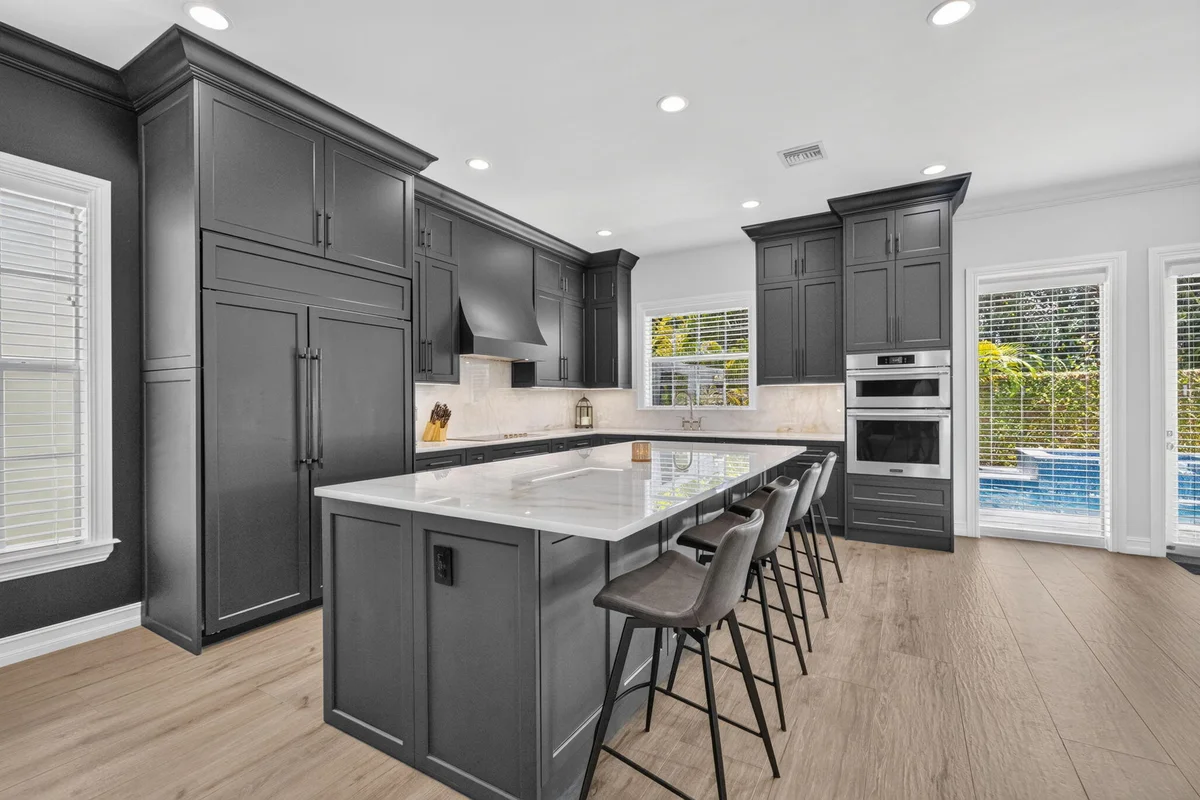 2021 SW 14th Ter, Fort Lauderdale: photo 1 of 63