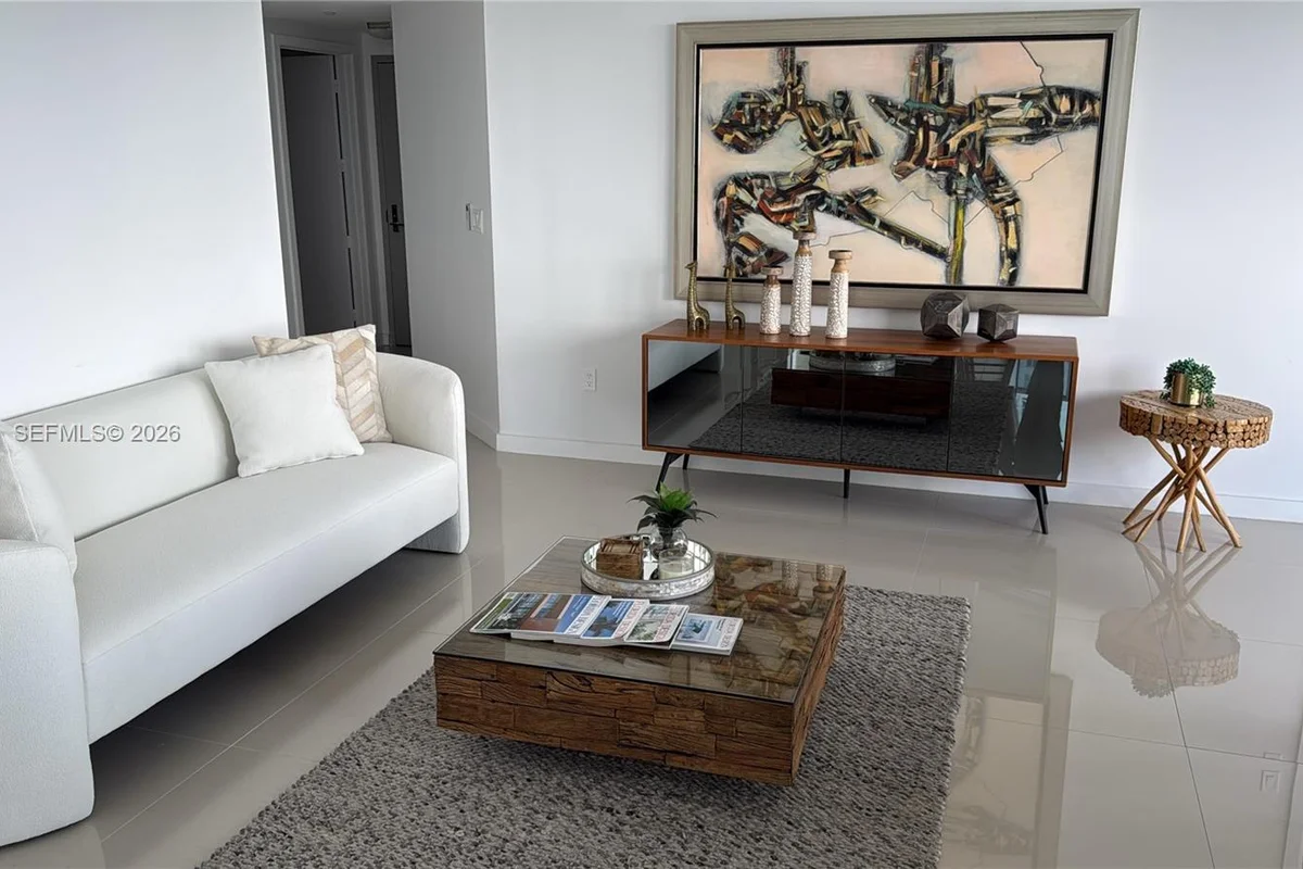 488 NE 18th St #2701, Miami: photo 1 of 24