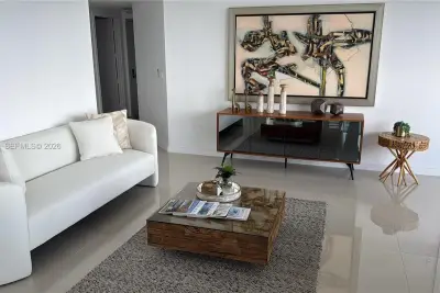 488 NE 18th St #2701, Miami: photo 1 of 24