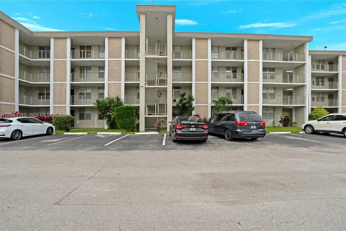 2901 NW 48th Ave #355, Lauderdale Lakes: photo 1 of 23