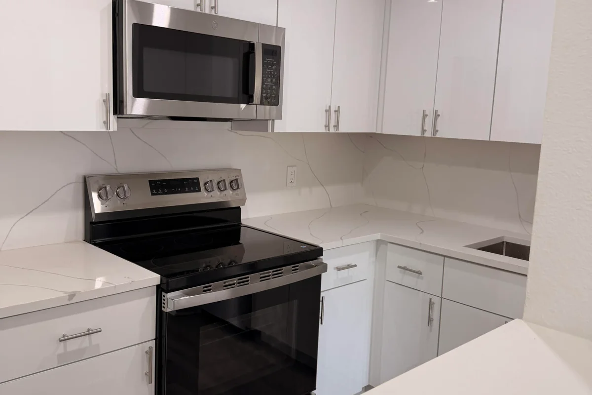 10401 SW 108th Ave #240, Miami: photo 1 of 14
