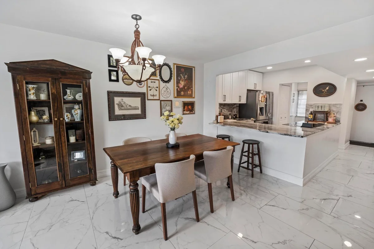 1021 Mockingbird Ln #211, Plantation: photo 1 of 33