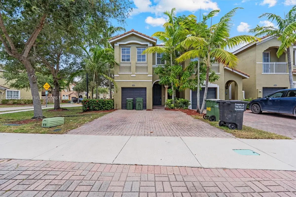1452 SE 25th Ave, Homestead: photo 1 of 33