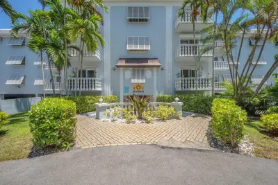 1150 Madruga Ave #C302, Miami: photo 1 of 27