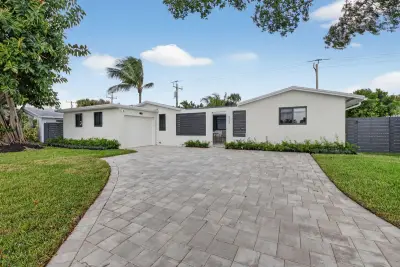 513 Lindell Blvd, Delray Beach: photo 1 of 30