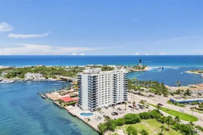 2639 N Riverside Dr #206, Pompano Beach: photo 1 of 35