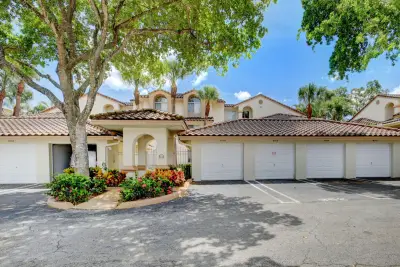 9204 Glenmoor Dr, West Palm Beach: photo 1 of 42