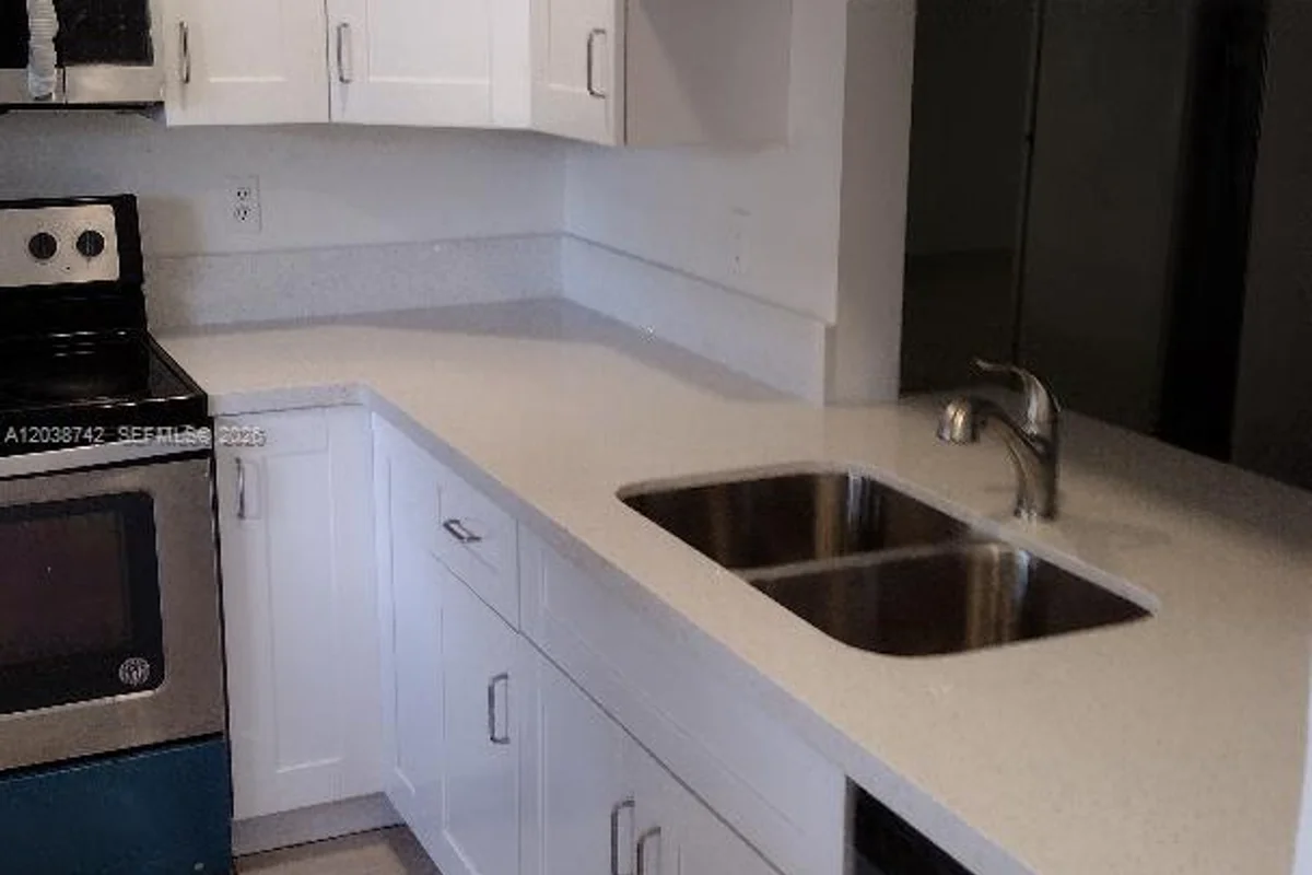 1151 NE 210th Ter, Miami: photo 1 of 12