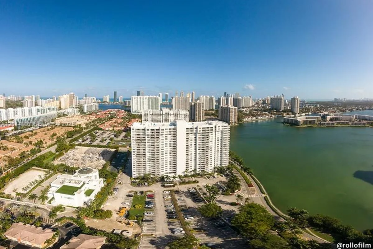 2801 NE 183rd St #709W, Aventura: photo 1 of 26