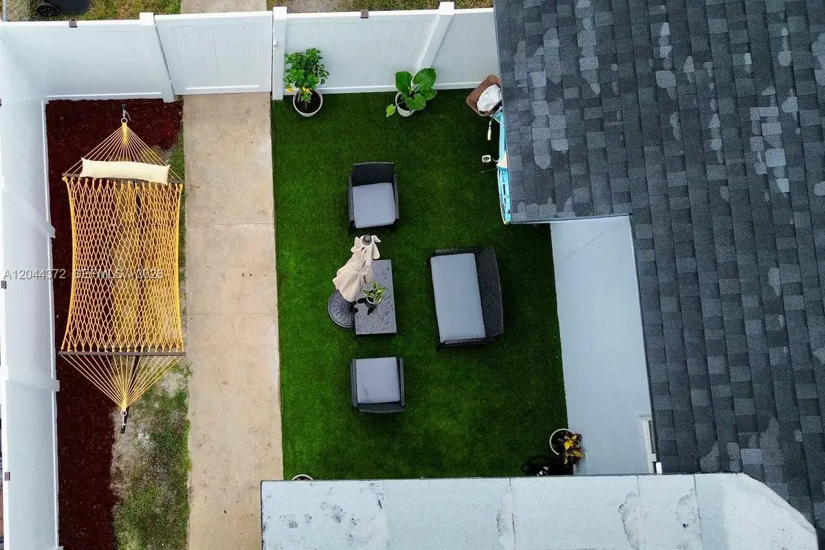 5712 Mayo St #1, Hollywood: photo 1 of 9