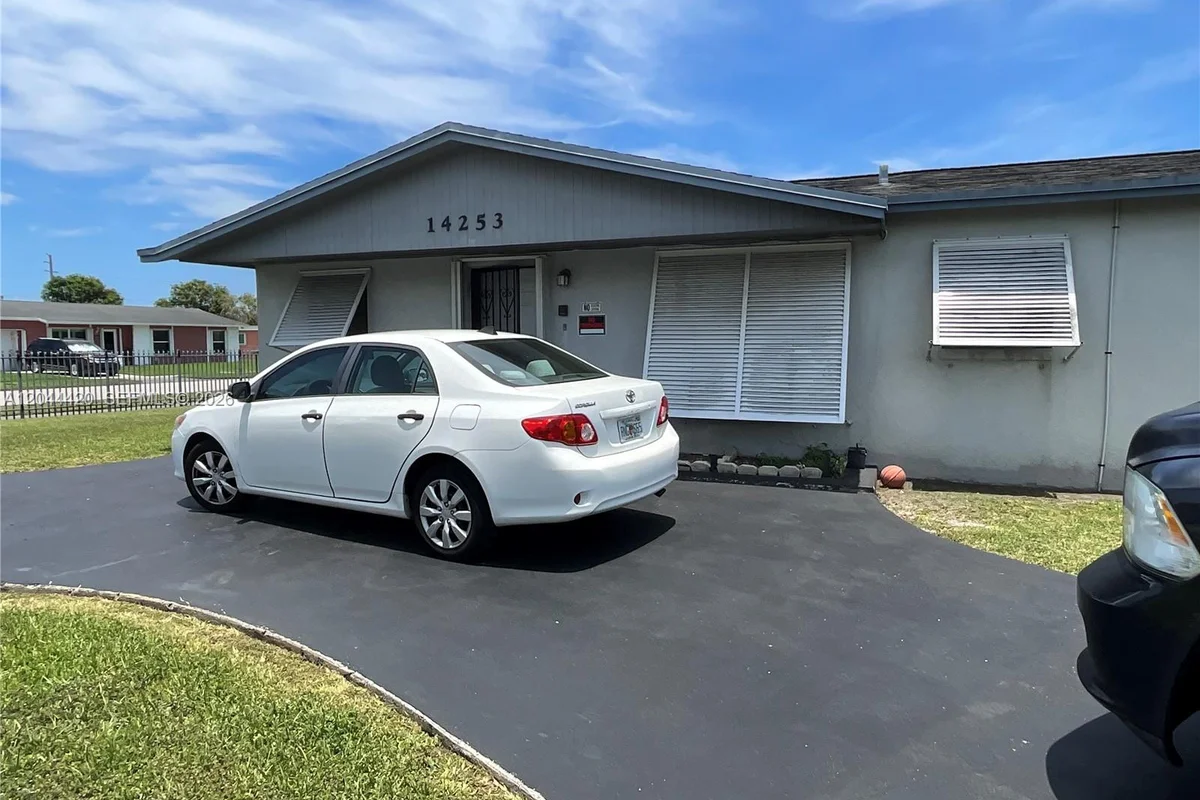 14253 SW 107th Pl #X, Miami: photo 1 of 6