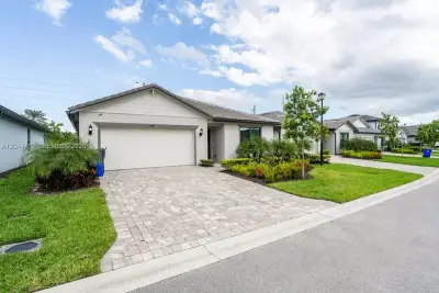 2940 Shortleaf Ave, Lauderdale Lakes: photo 1 of 22