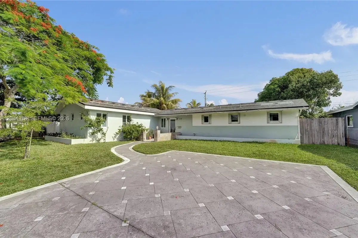 4311 Hayes St, Hollywood: photo 1 of 63