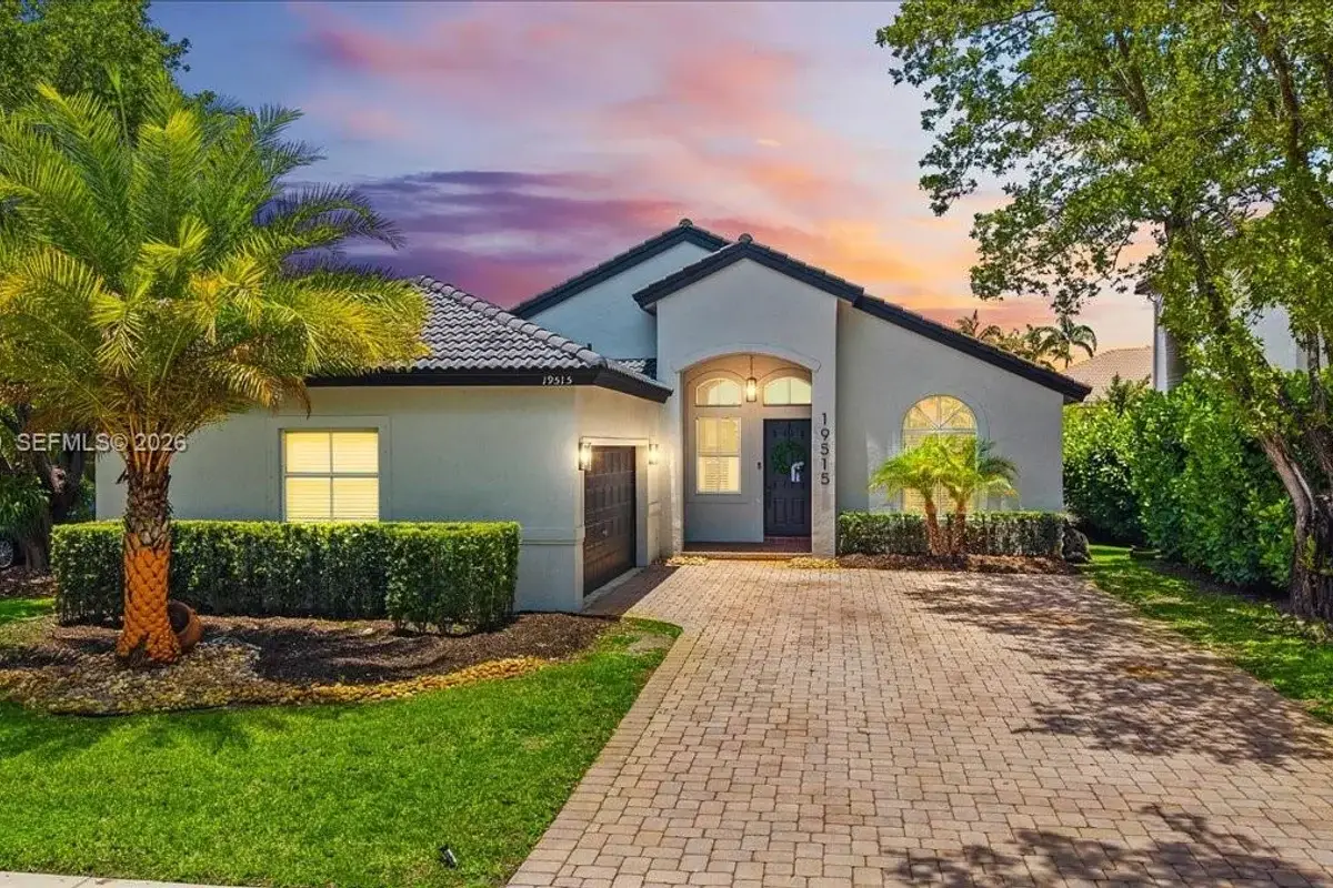 19515 SW 25th Ct, Miramar: photo 1 of 36