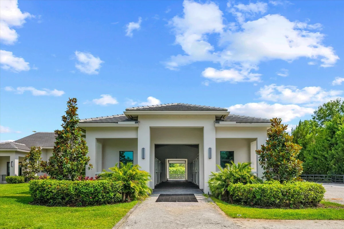15450 Estancia Ln, Wellington: photo 1 of 25