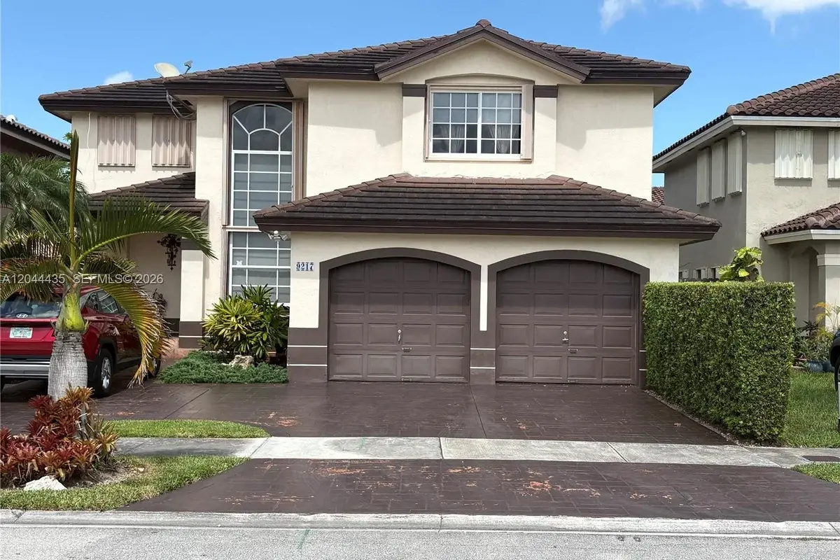 9217 SW 157th Path, Miami: photo 1 of 64