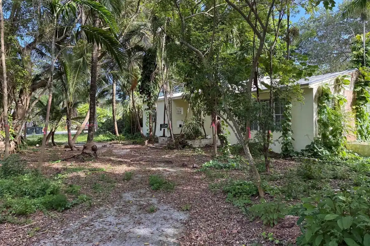 6600 SW 64th Ct, South Miami: photo 1 of 6