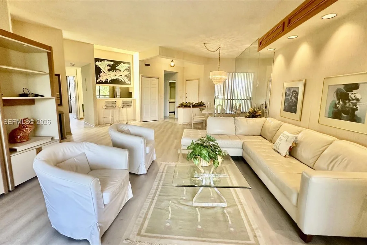 7472 La Paz Blvd #301, Boca Raton: photo 1 of 35