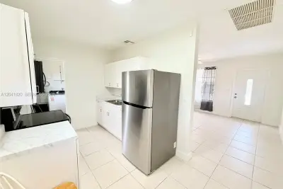 1311 N 69th Ave, Hollywood: photo 1 of 35