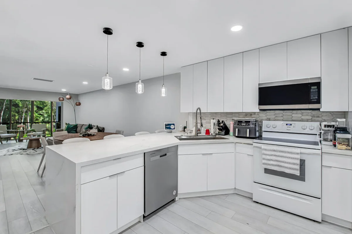 21362 Juego Cir #D, Boca Raton: photo 1 of 34