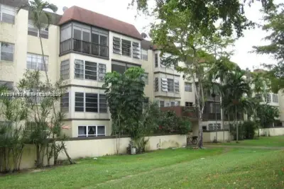 7300 NW 17th St #210, Plantation: photo 1 of 17