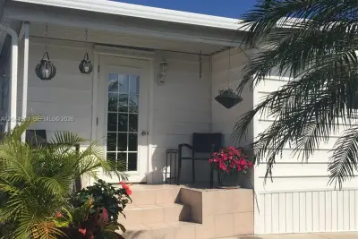 5125 SW 26th Ct, Hollywood: photo 1 of 13