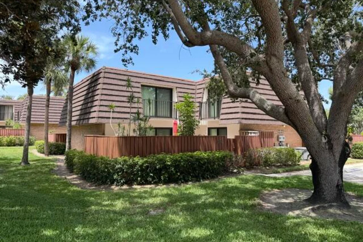 1604 16th Ct, Jupiter: photo 1 of 25